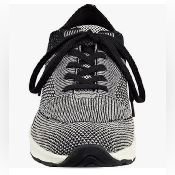 EASY SPIRIT ESINKERA BLACK & WHITE WOVEN TEXTILE UPPERS OXFORD SNEAKERS SIZE 9M - Picture 2 of 13